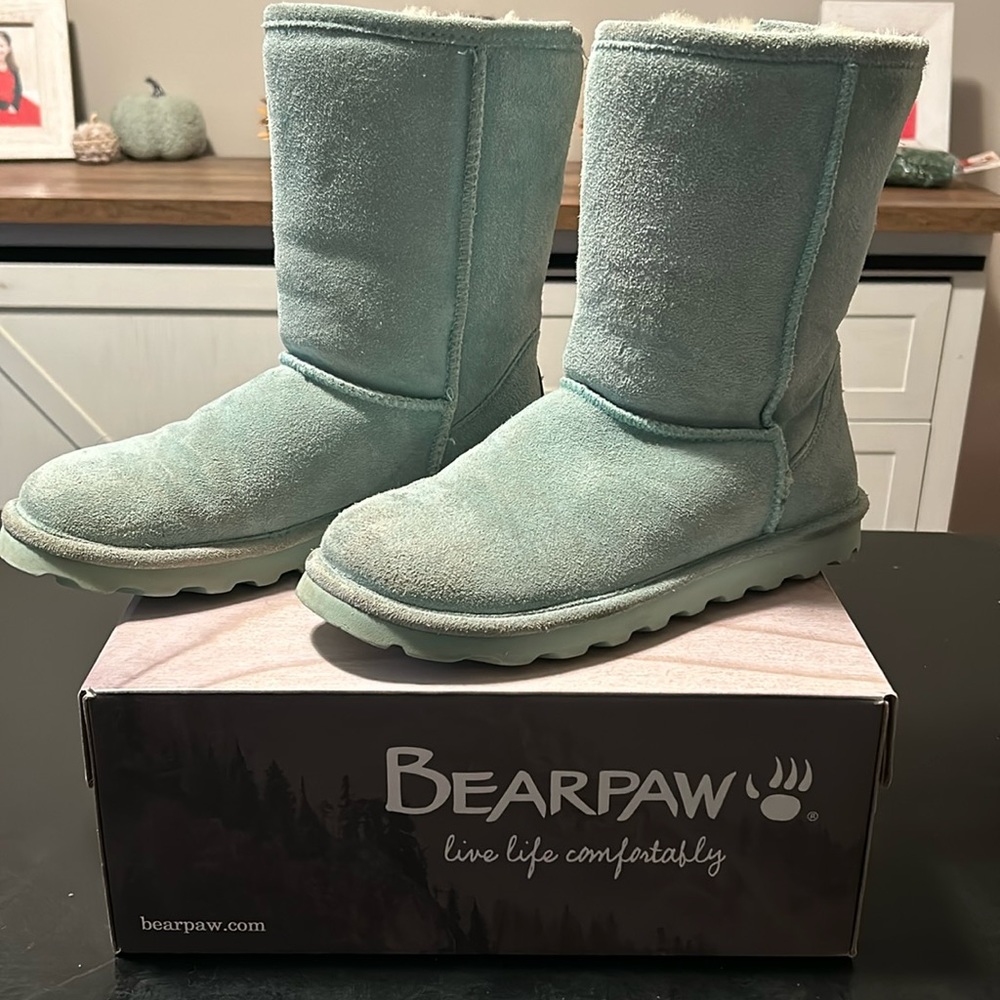 Bearpaw Boots Elle Short